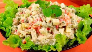 Salada de Batata e Maionese Colorida E Nutritiva