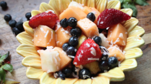 Receita de Mix de Frutas com Coco e Canela: Delícia Low-Carb para o Dia a Dia