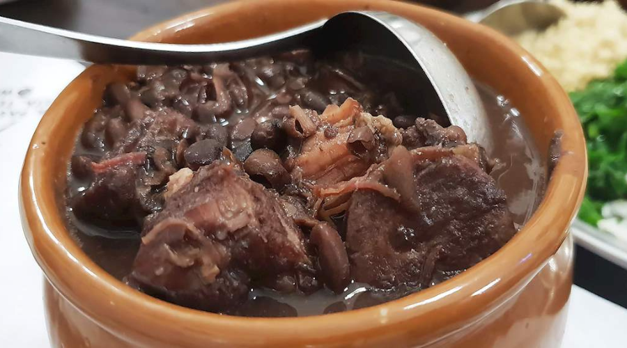 Descubra os Segredos da Feijoada Completa: Receita, Dicas e Truques