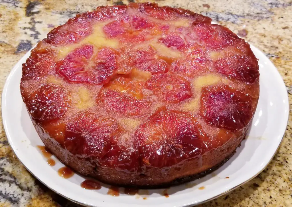 Bolo de milho laranja de sangue de cabeça para baixo
